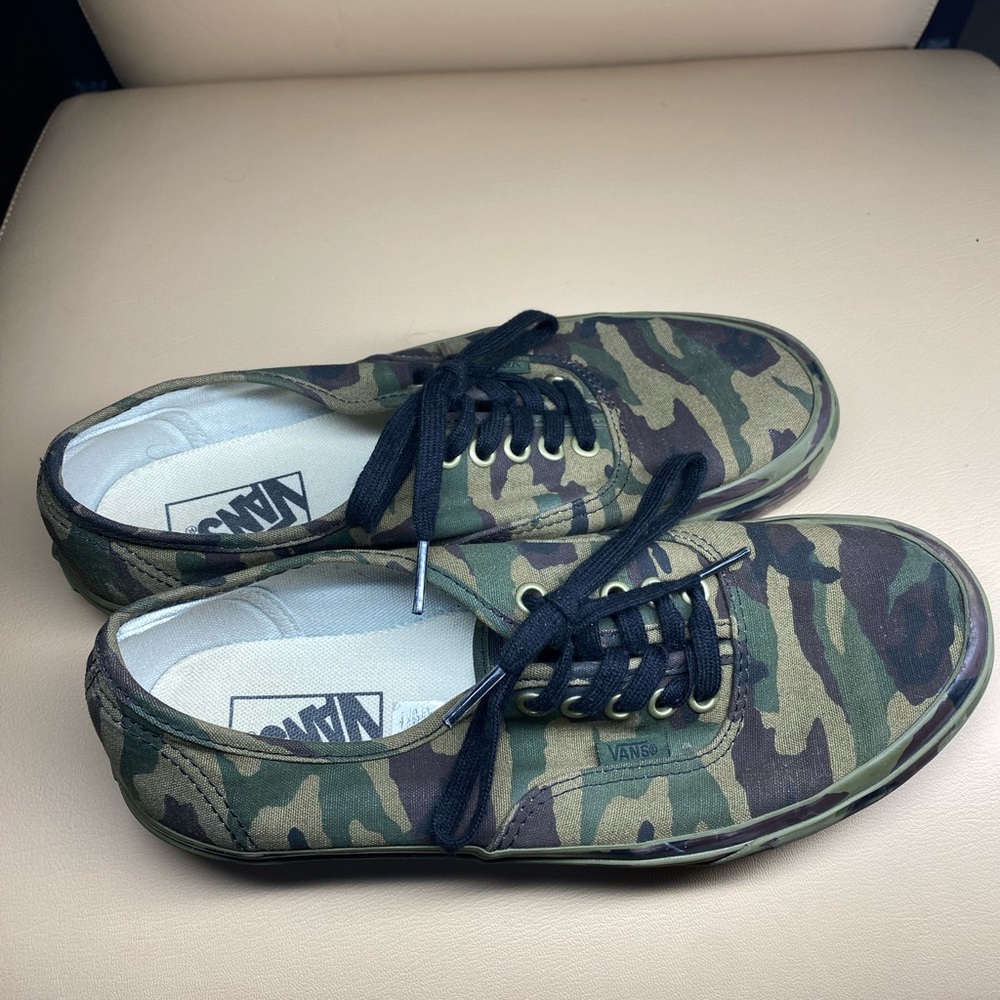 VANS All Over Army Camy Olive Green Sz 7.5 Men's Womens 9 Skateboarding Shoes
